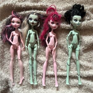 Monster High dolls: Draculaura and Frankie